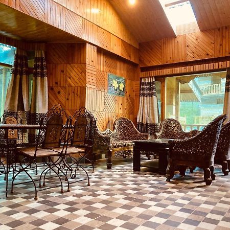 Woods Villa- A Luxury Mountains View Cottages Manāli Eksteriør bilde