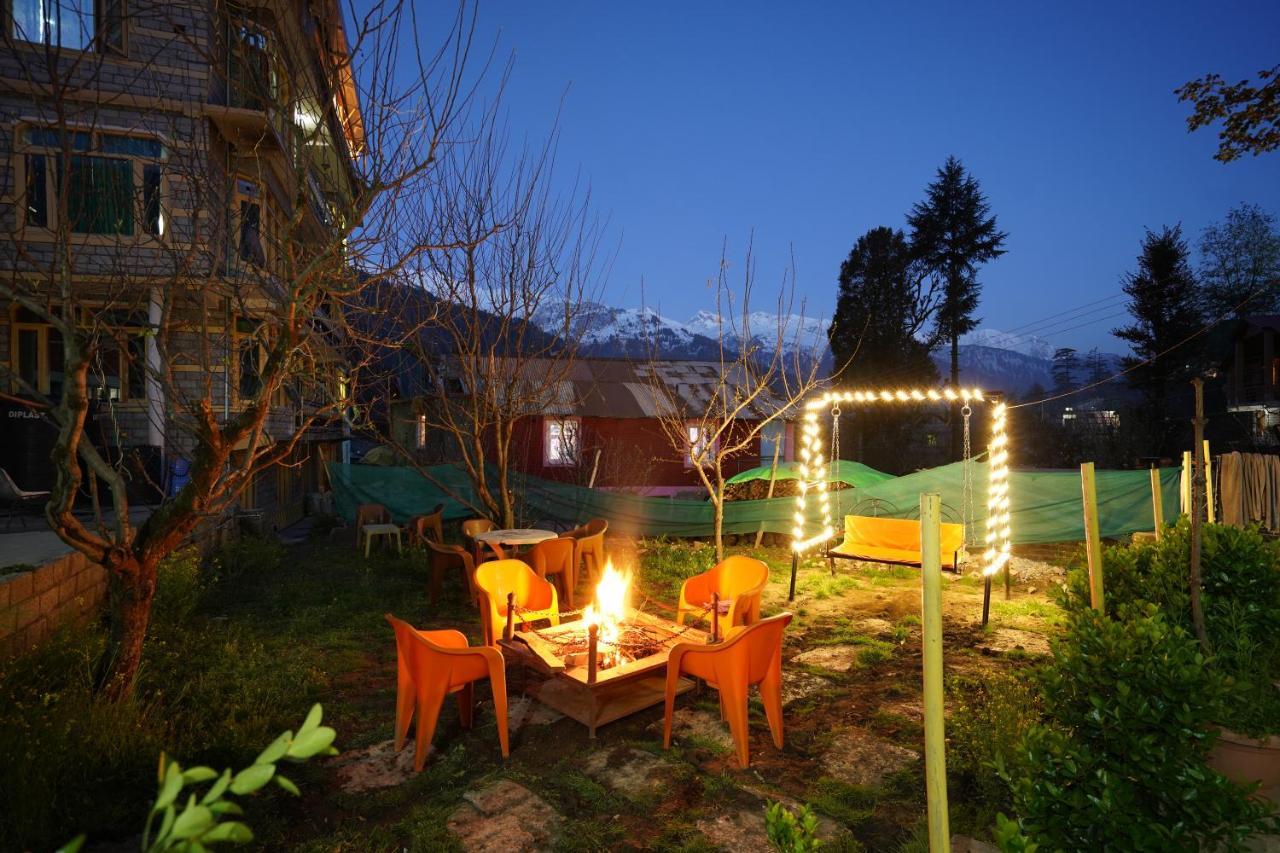 Woods Villa- A Luxury Mountains View Cottages Manāli Eksteriør bilde