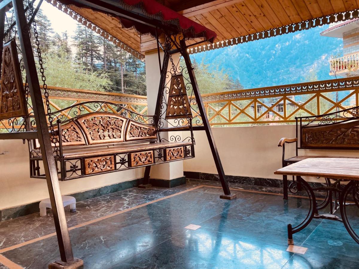 Woods Villa- A Luxury Mountains View Cottages Manāli Eksteriør bilde