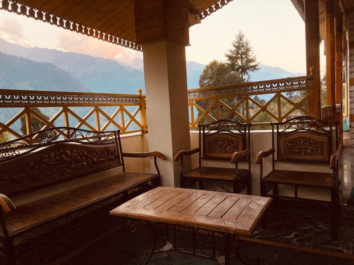Woods Villa- A Luxury Mountains View Cottages Manāli Eksteriør bilde