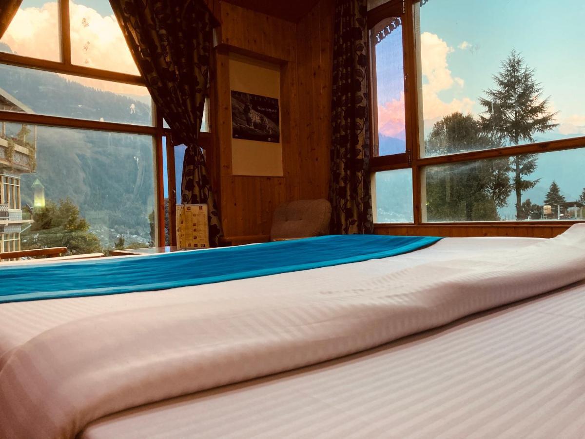 Woods Villa- A Luxury Mountains View Cottages Manāli Eksteriør bilde