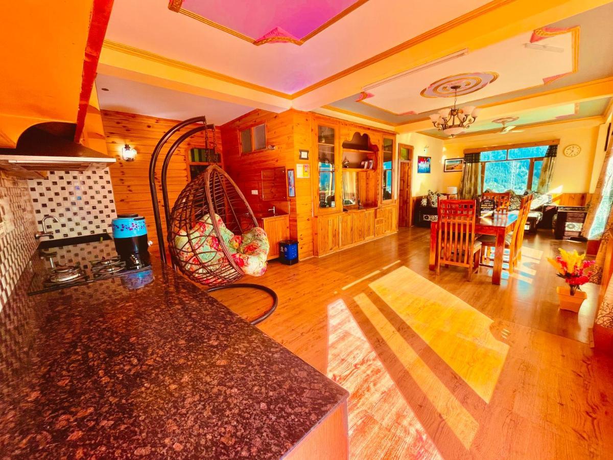 Woods Villa- A Luxury Mountains View Cottages Manāli Eksteriør bilde