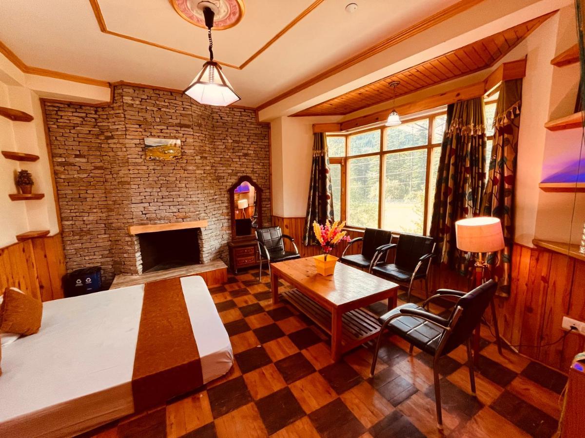 Woods Villa- A Luxury Mountains View Cottages Manāli Eksteriør bilde